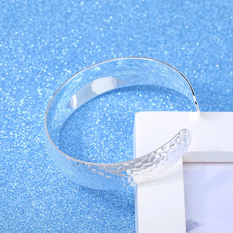 Elegant silver bracelet