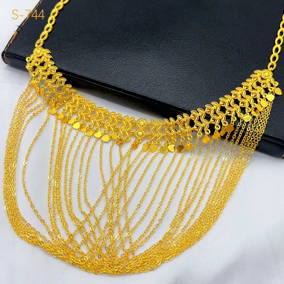 Ruby jewelry New 24-karat gold jewelry sets, perfect for weddings and party favors.