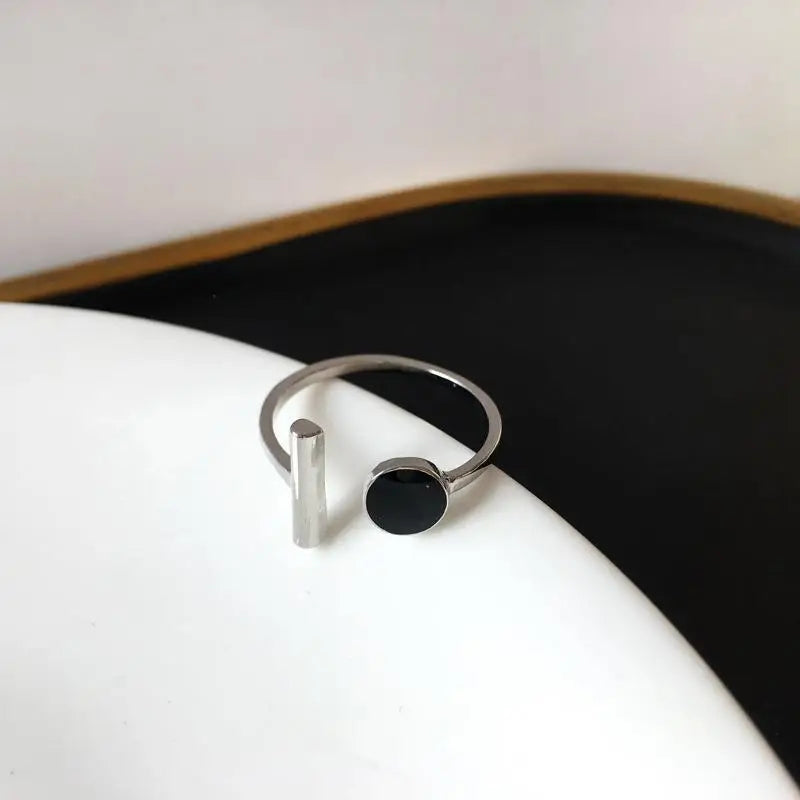 Modern Ring