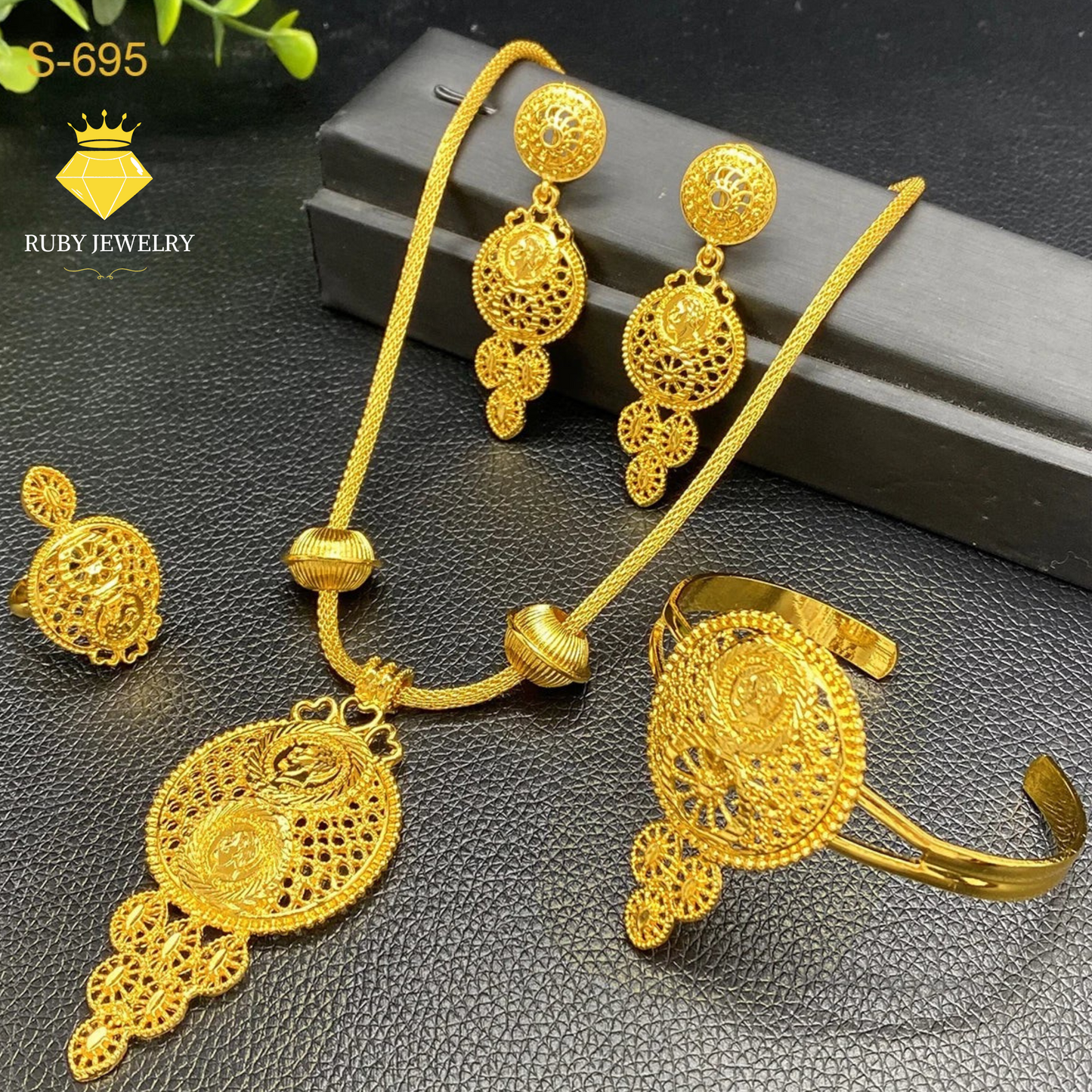 Venice Gold Jewelry Set